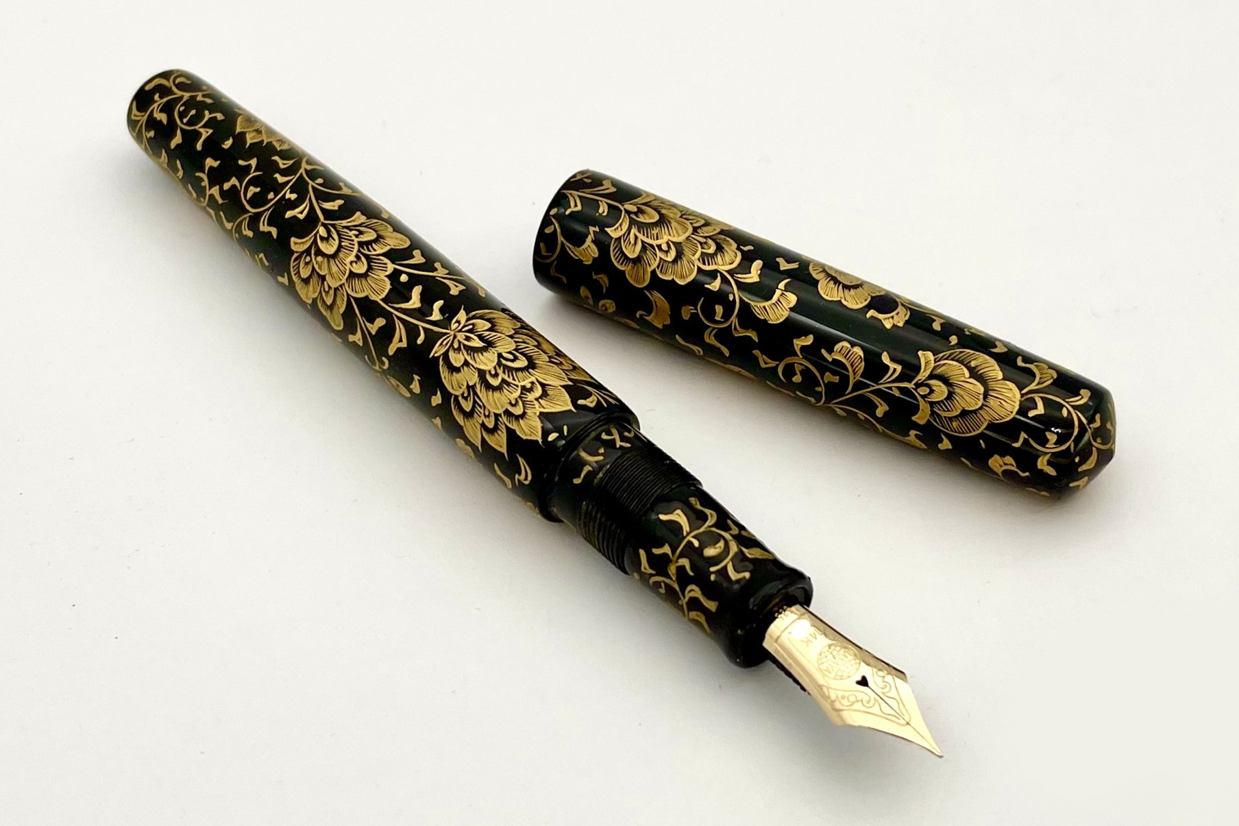 NakayaPiccoloLongCigarChinkinHousougeGoldLine1FP_B